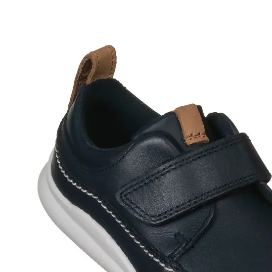 Clarks cloud outlet ember